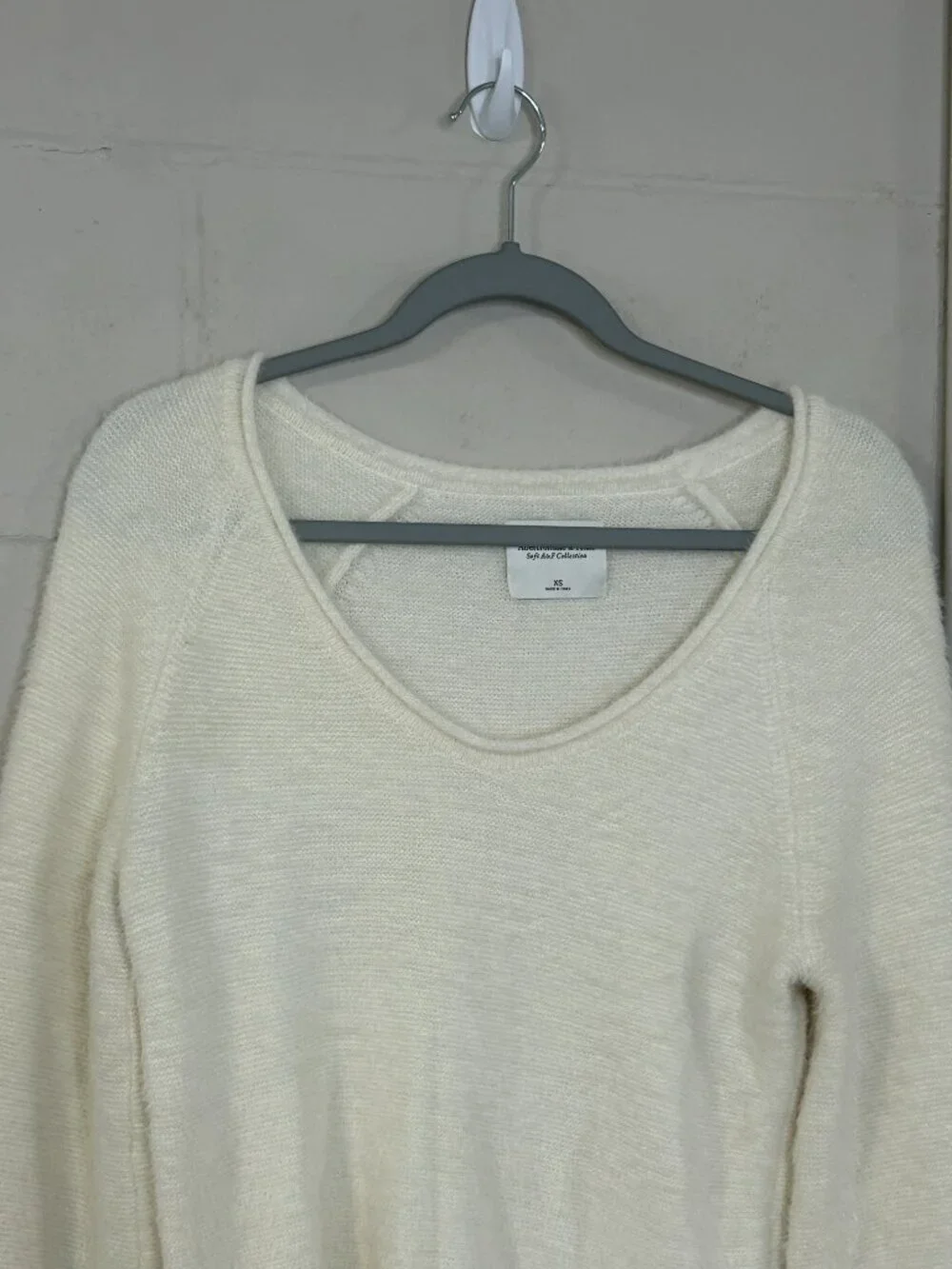 Abercrombie Fitch Sweater Womens Extra Small Soft AF Balloon Sleeve Ivory